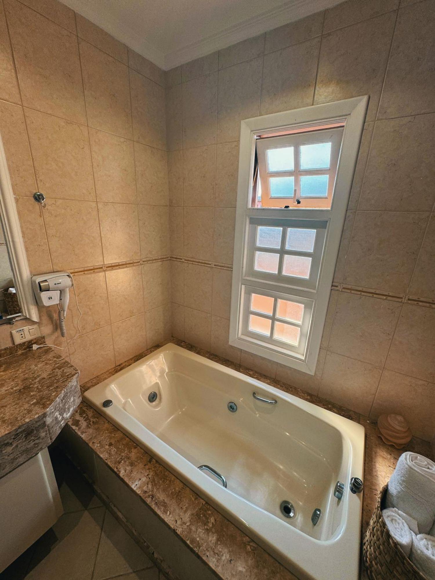 Luna Boutique - Frente A 4* Guarujá
